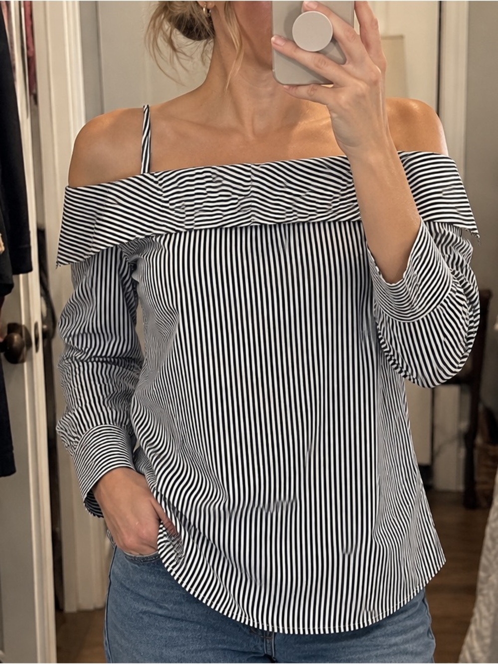 Guest Editor‎ Off Shoulder Top XS Black White Striped Long Sleeve NWT